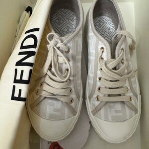 Fendi Low Sneakers